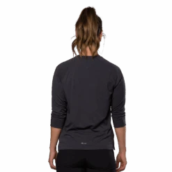 Pearl Izumi Women's Canyon Merino 3/4 Sleeve Jersey -Pearl Izumi 19222305 6LR WmnsCanyonMerino3QtrJersey onBody 2