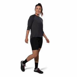 Pearl Izumi Women's Canyon Merino 3/4 Sleeve Jersey -Pearl Izumi 19222305 6LR WmnsCanyonMerino3QtrJersey onBody 3