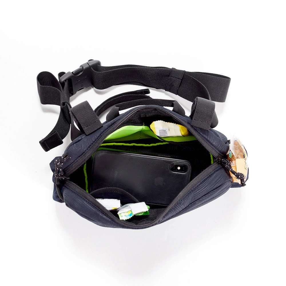 Pearl Izumi Looptworks Upcycled Handlebar Bag 5 Pearl Izumi Looptworks Upcycled Handlebar Bag - Image 3