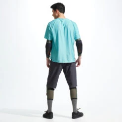 Pearl Izumi Elevate Knee Guards 28 Pearl Izumi Elevate Knee Guards -Pearl Izumi c3c74e2327629cac12e38b9e1113d58a78c79f1f